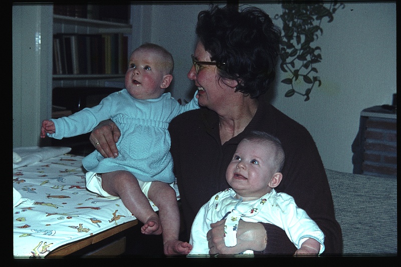 30.Delft feb 1964 Ilse,Brigitte,Marion.JPG